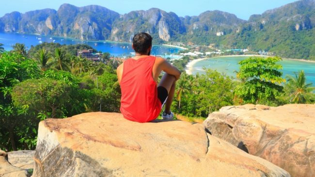 تطبيق يتنبأ بالطقس باستخدام الذكاء الاصطناعي يتحدى مستخدميه! تعهد بدفع تكاليف رحلاتهم إن فشلت توقعاته 