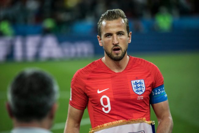 استياء شعبي كبير بسبب تعديلات على شعار قميص منتخب إنجلترا الجديد.. فما هي القصة؟