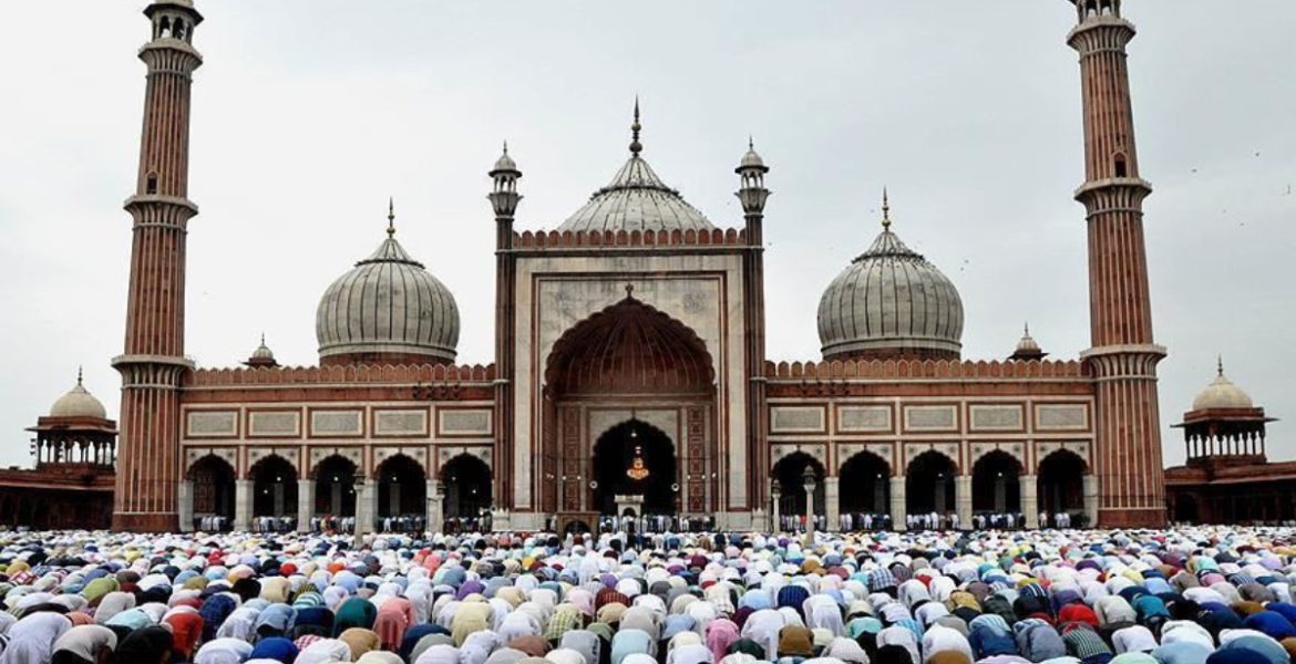 قصة مسجد بابري تتكرر بالهند! متطرفون هندوس يرفعون دعاوى قضائية لهدم معالم إسلامية بنيت قبل مئات السنين 