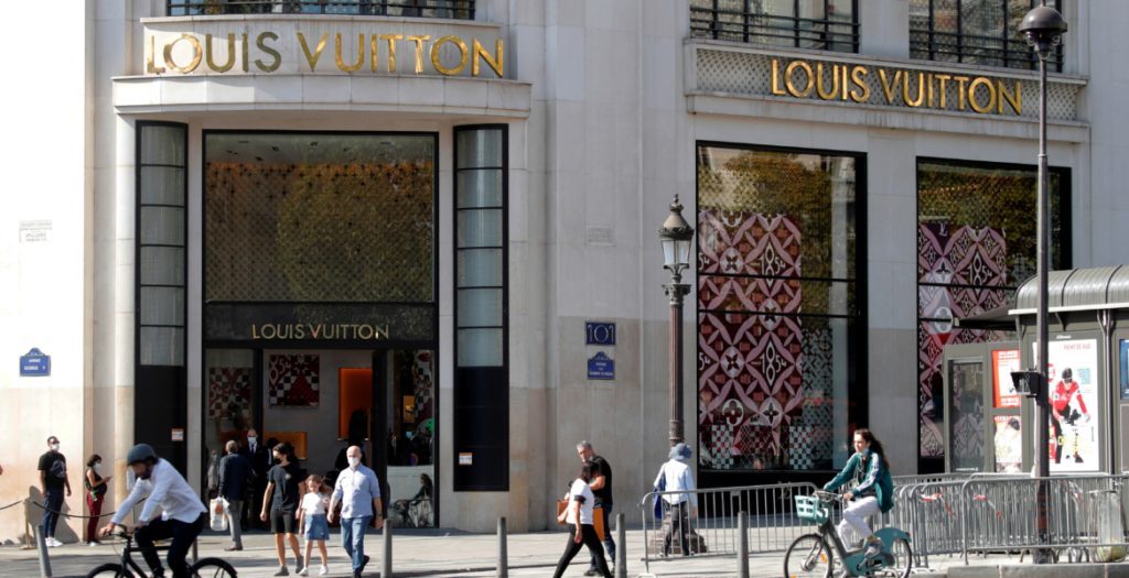 انتقادات للويس فويتون بسبب قميص بشعار البطيخ