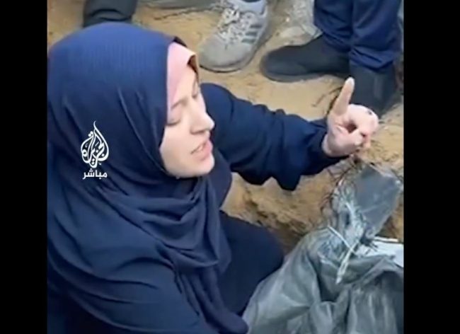 “عيدك في الجنة يا حبيبي”.. زوجة نجل إسماعيل هنية تودع زوجها وابنتيها بكلمات مؤثرة 