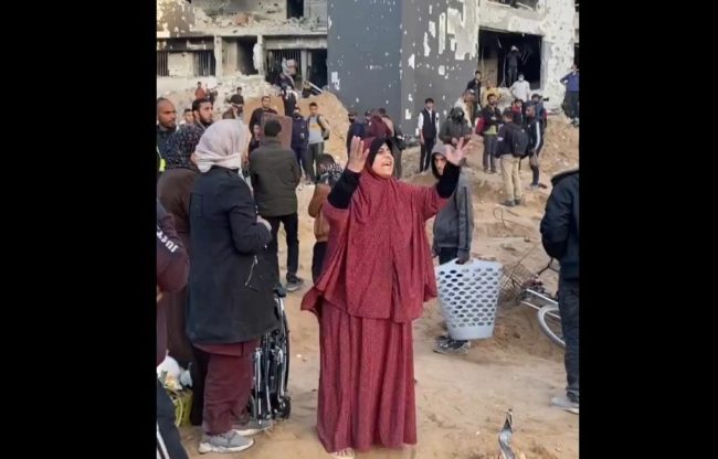 “والله غير ربنا ينصرنا”.. صرخة مؤثرة لسيدة فلسطينية من وسط أنقاض مجمع الشفاء الطبي (فيديو)