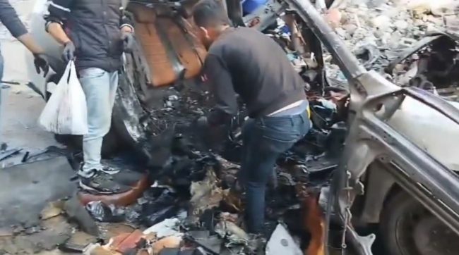 تحولت إلى هيكل حديدي.. فيديو لسيارة أبناء وأحفاد إسماعيل هنية التي استهدفها الاحتلال