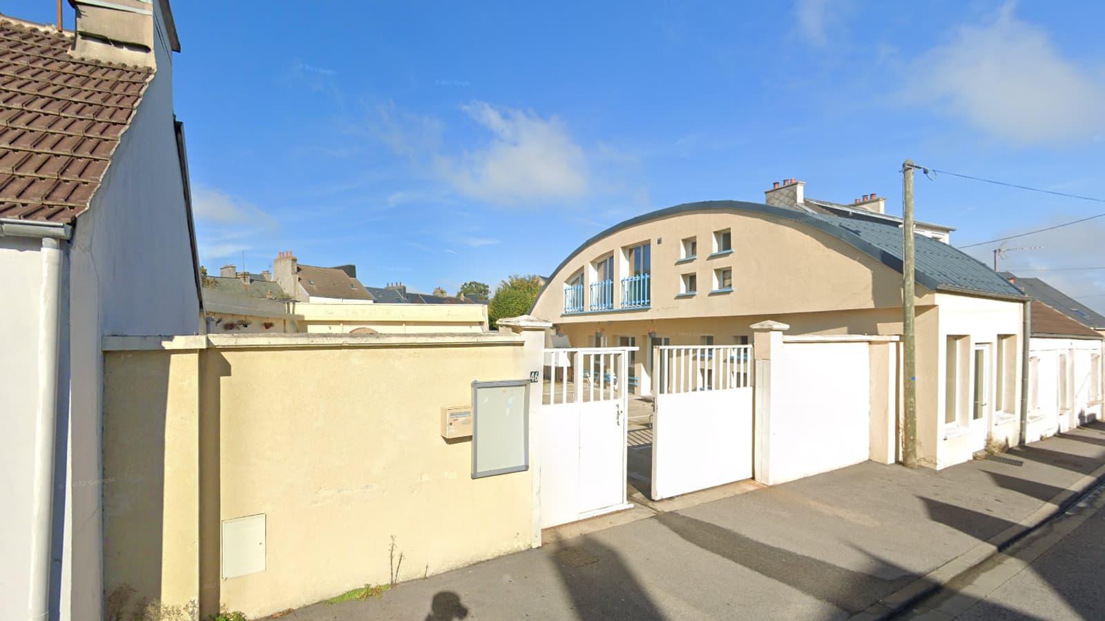 إطلاق نار على مسجد في مدينة فرنسية.. الشرطة تفتح تحقيقاً، وترفع من درجة تأهبها ليلة العيد