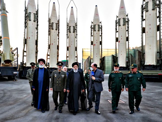 “نحن أجنّ مما تظنون والكيل قد طفح”.. هل وصلت رسالة إيران “الحاسمة” لإسرائيل وأمريكا؟