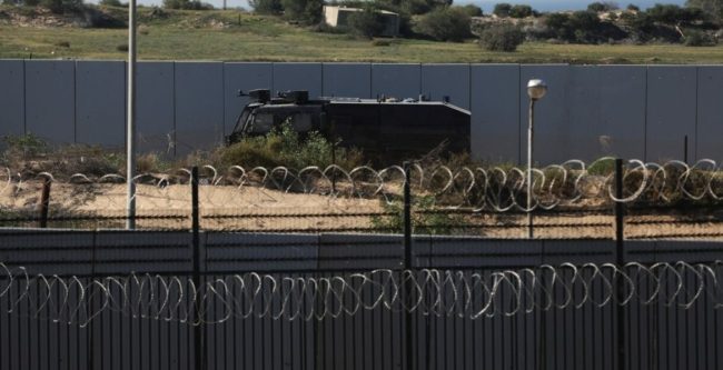 تكدس هائل.. فيديو لامتداد خيام النازحين الفلسطينيين على طول الشريط الحدودي مع مصر