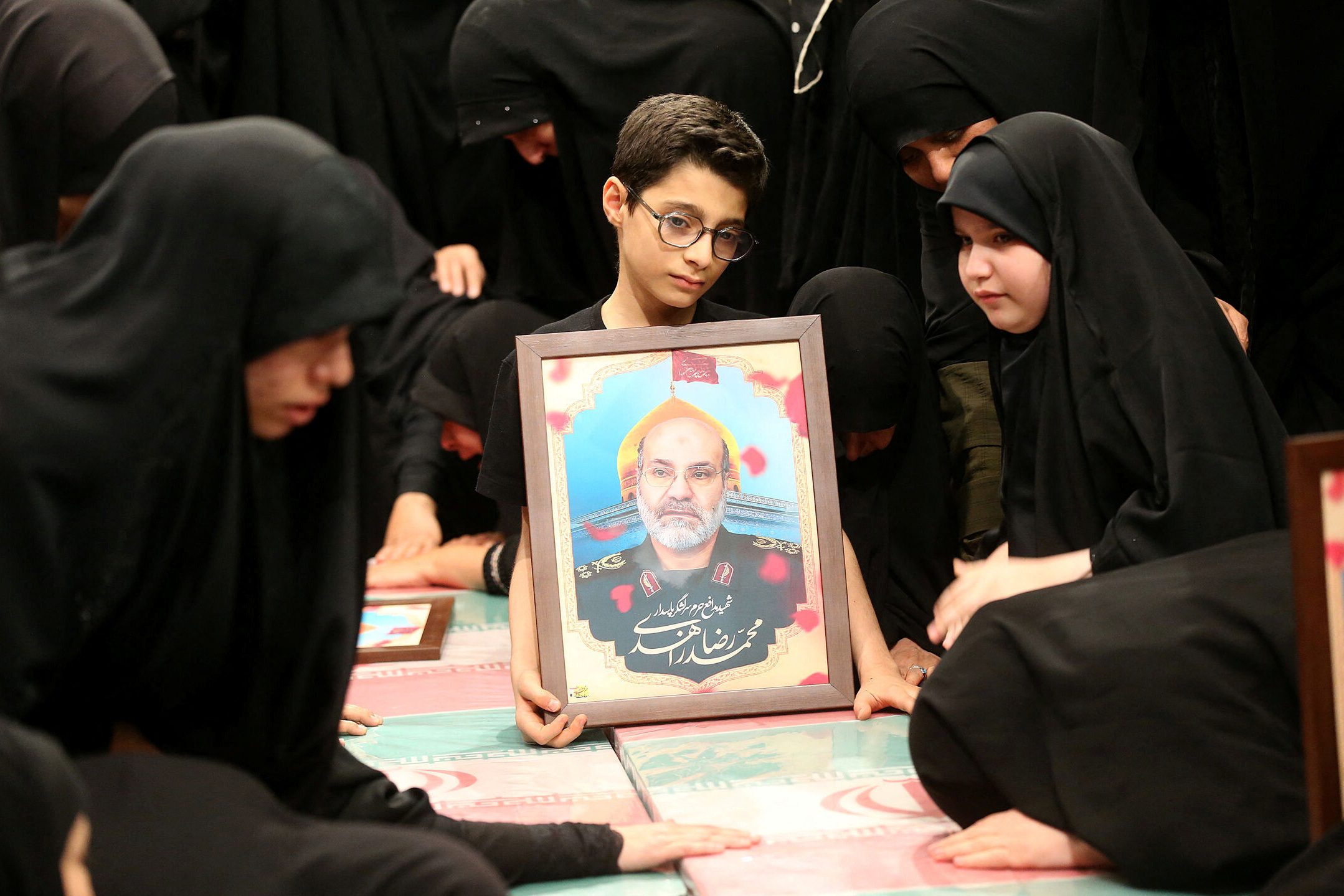 خلافات خامنئي والحرس الثوري تتركز بالرد على اغتيال محمد رضا زاهدي - رويترز