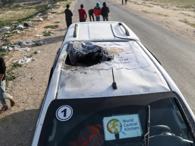 “لأنهم ليسوا فلسطينيين فقط”.. هآرتس: إسرائيل قد تدفع ثمناً سياسياً لقتلها عمال الإغاثة الأجانب في غزة