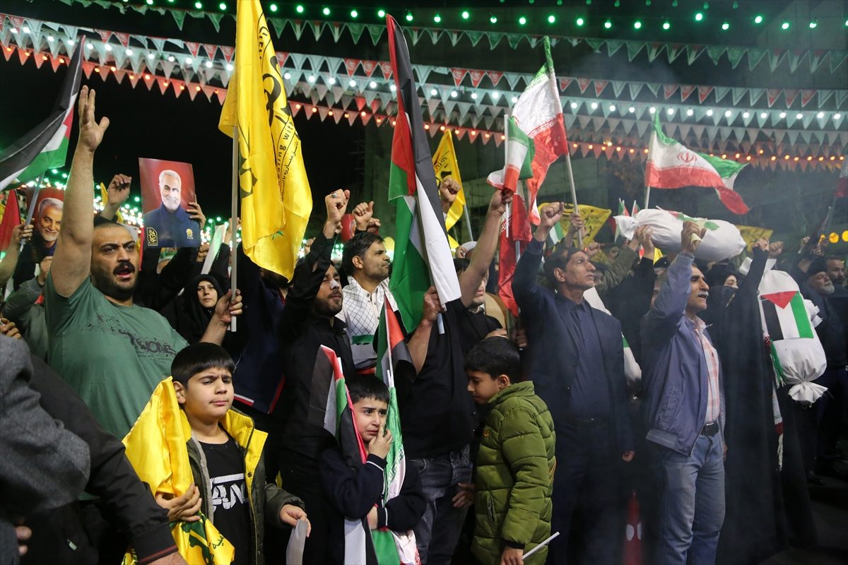مظاهرة في طهران تنديدا بهجوم إسرائيل على قنصلية إيران بدمشق/الأناضول