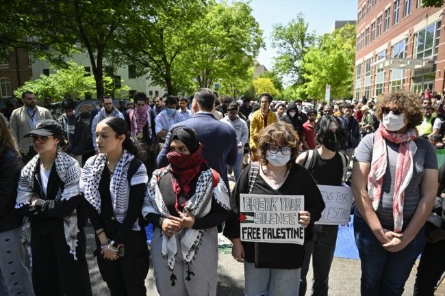 توتر وقمع لمظاهرات طلابية لدعم غزة في أمريكا وفرنسا.. وانطلاق أسبوع “طوفان الجامعة” بتونس 