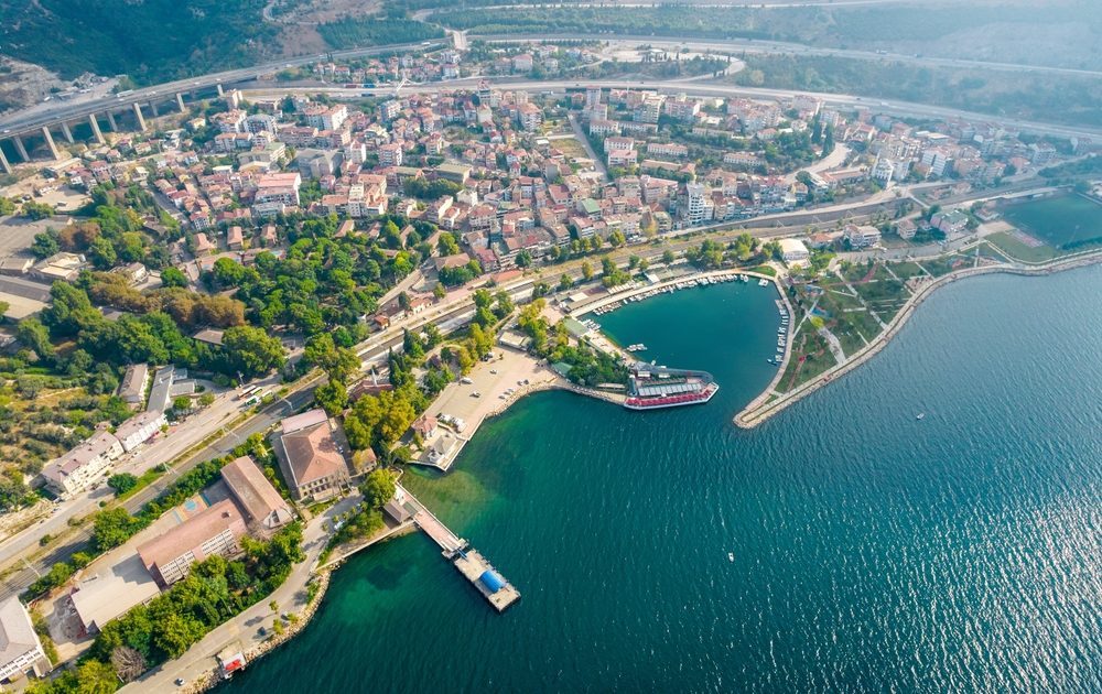 السياحة في إزميت