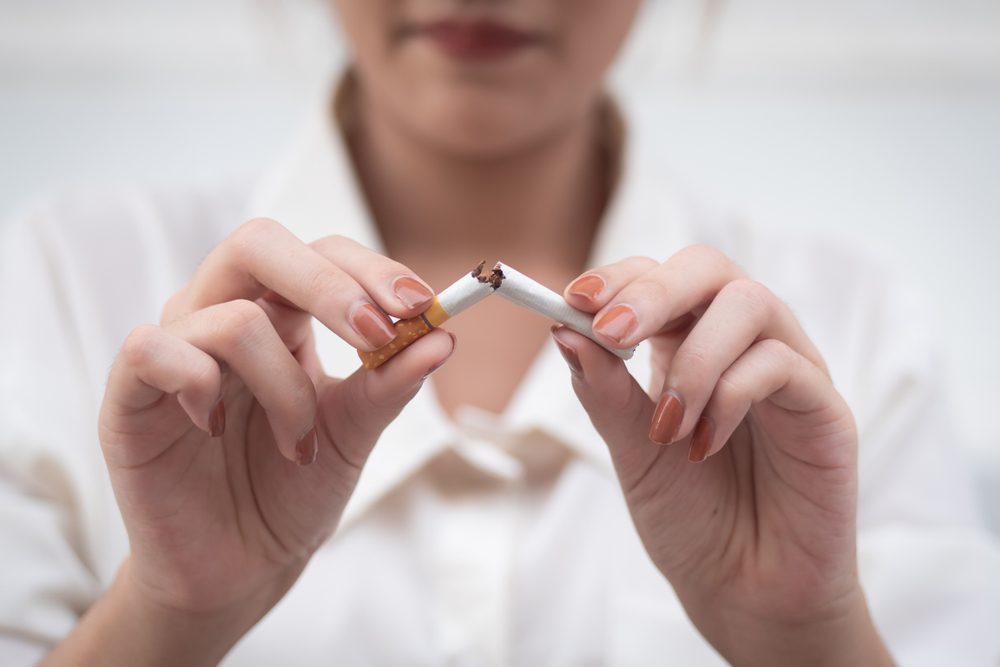 تتطلع الدراسة إلى كشف طرق لمساعدة النساء على الإقلاع عن التدخين - shutterstock