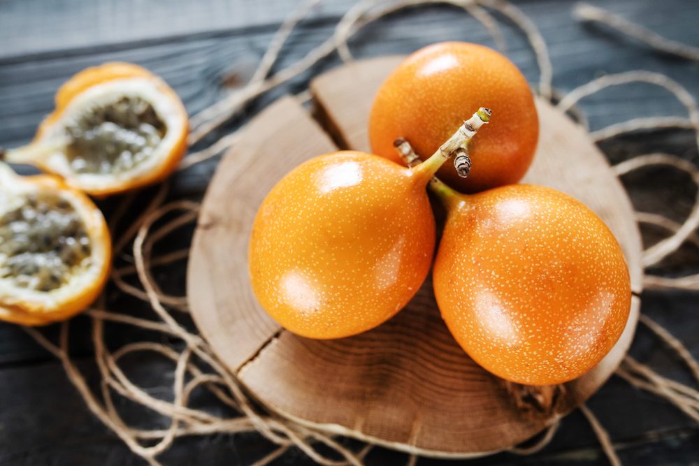 ما هي فاكهة الغرناديلا؟ |shutterstock