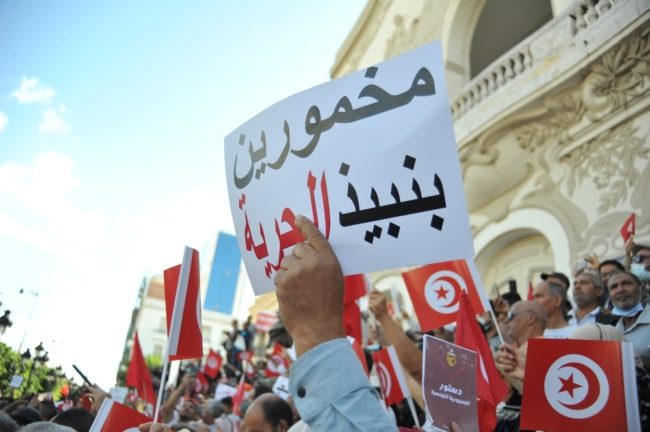 انتقادات للسلطة ودعوات لإضراب.. هل تشهد العلاقة بين اتحاد الشغل التونسي وقيس سعيد تصعيدًا؟ 