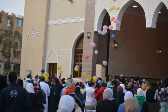 لماذا حث الإسلام النساء بالخروج إلى صلاة العيد حتى المرأة الحائض؟