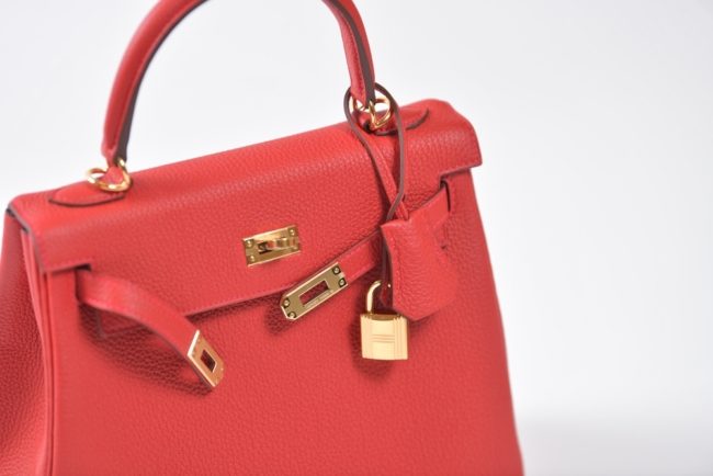 تريد كسب المال عن طريق الاستثمار؟.. إليك 4 وسائل مربحة منها شراء الحقائب