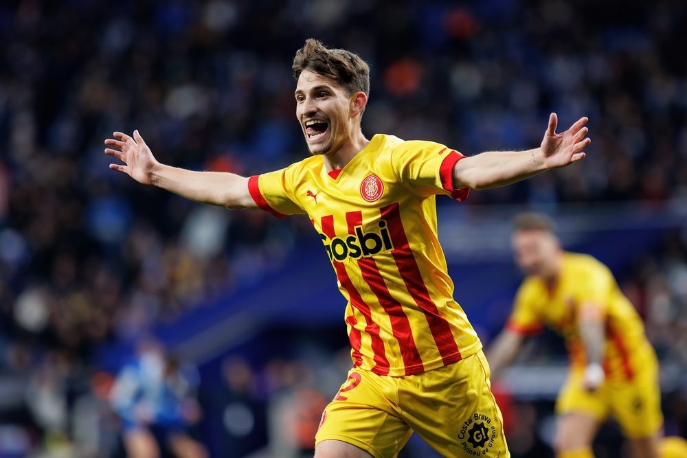 توني فيلا لاعب فريق جيرونا