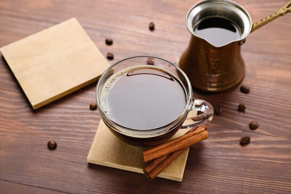 لبقهوة بالقرفة من أجل حرق الدهون| shutterstock