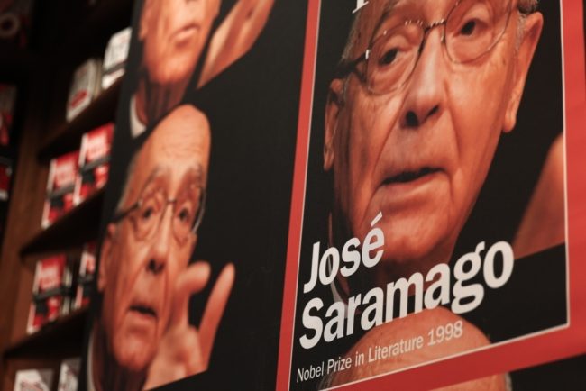 جوزيه ساراماغو وتساؤلات مباغتة.. متى نتخلى عن إنسانيتنا وتنهار الحضارة؟  