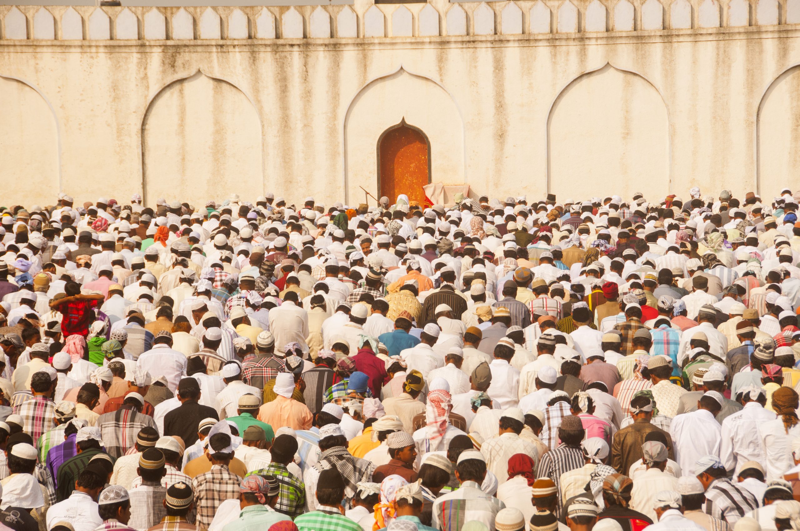 نقدم لك موعد عيد الفطر 2024 في الجزائر ومواقيت الصلاة - مصدر الصورة: Shutterstock