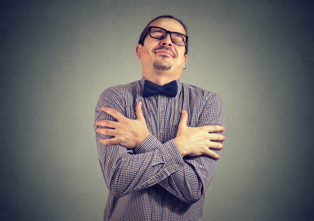 النرجسي الخفي يحب المدح | shutterstock