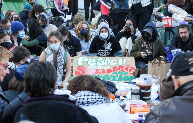 الطلبة يخترقون مبنىً تاريخياً في جامعة كولومبيا! أطلقوا عليه اسم “هند”، ووضعوا 3 شروط لإنهاء اعتصامهم