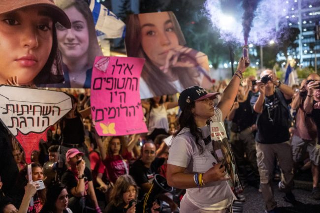 العدو من الداخل وليس حماس.. هآرتس: التهديد الأكبر هو نتنياهو وحكومته