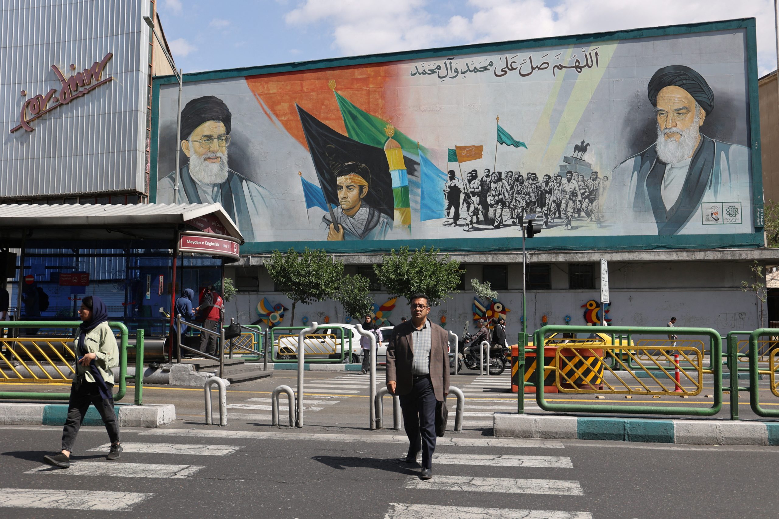 دبلوماسيون ووزراء وأحدهم من أصل عربي.. أبرز الشخصيات المرشحة لخلافة إبراهيم رئيسي في رئاسة إيران