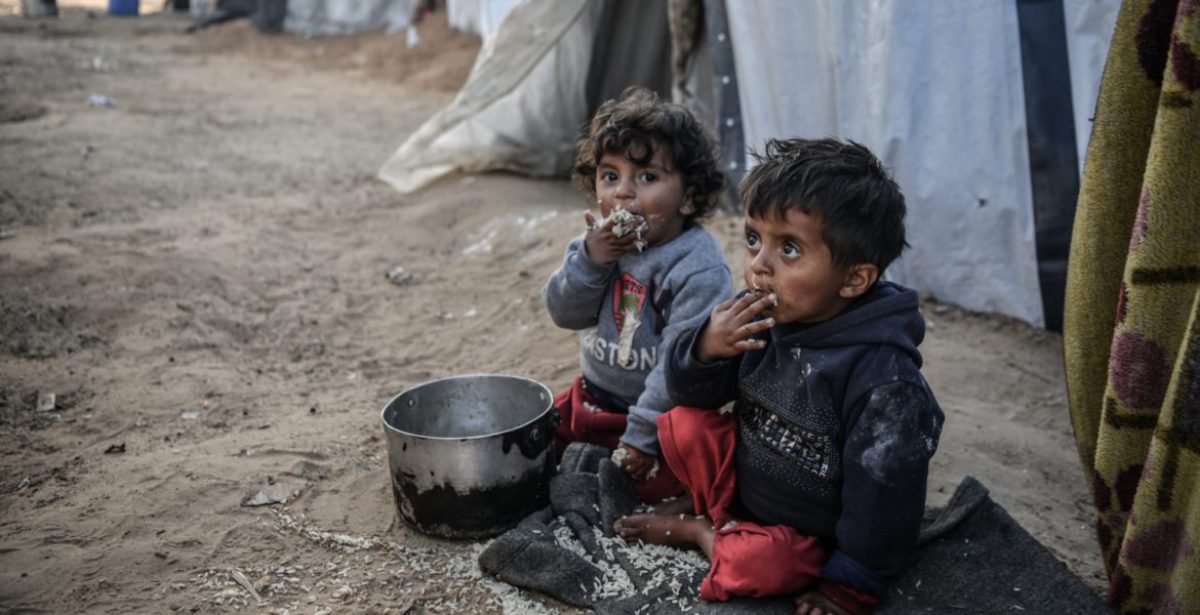أطفال غزة يعانون من الجوع وسوء التغذية بسبب الحرب على قطاع غزة/الأناضول