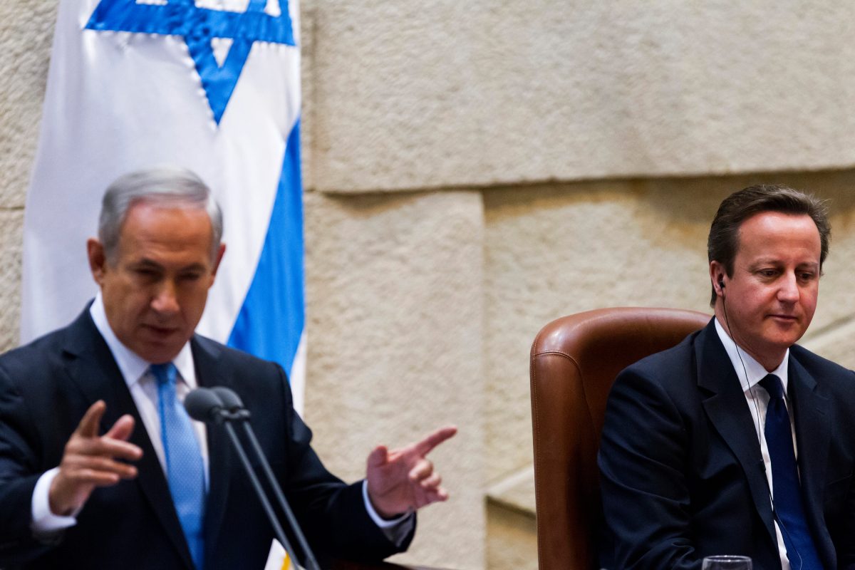 على خطى بلفور يسير كاميرون.. متى تتوقف بريطانيا عن دعم إسرائيل؟