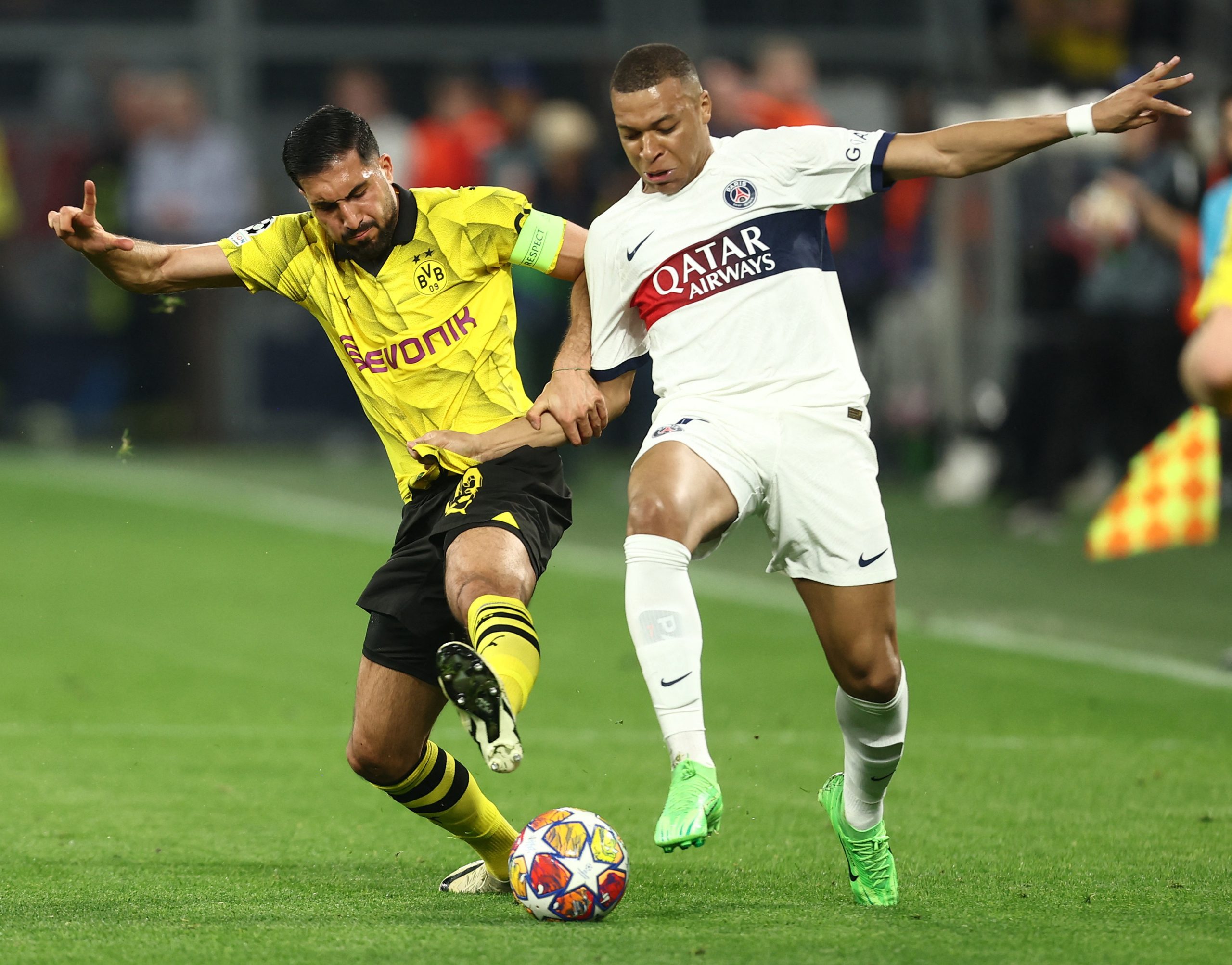 مشاهدة مباراة باريس سان جيرمان وبوروسيا دورتموند / رويترز