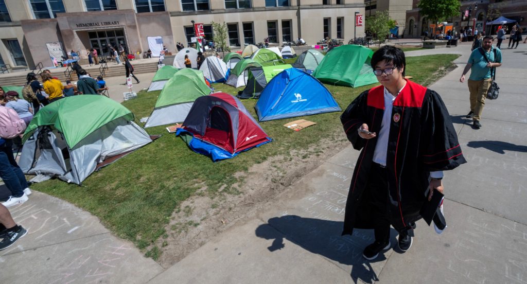 حفلات التخرج بالجامعات الأمريكية