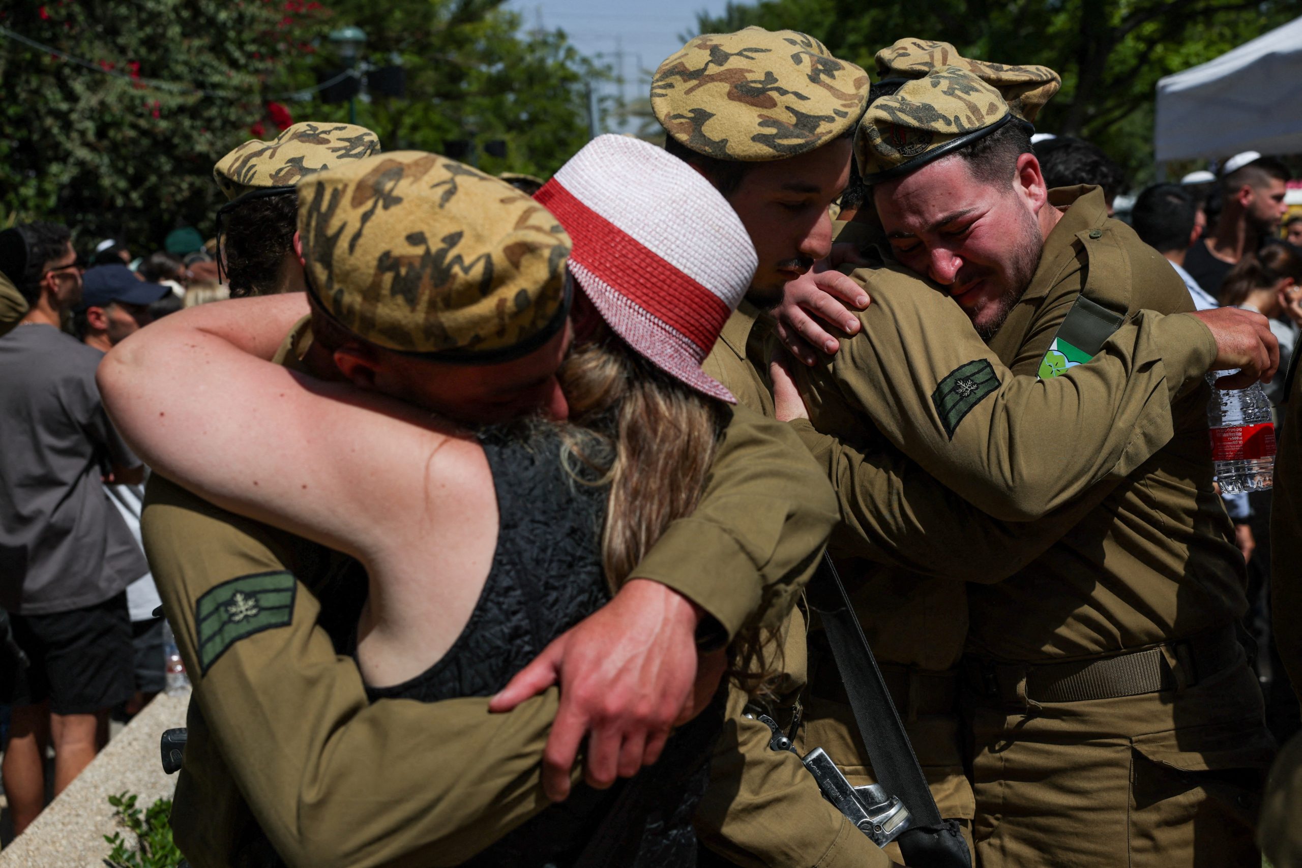 الاحتلال يعترف بمقتل 5 جنود بغزة بينهم قائد وحدة.. الجيش يعلن روايته، ووسائل إعلام تصفها بـ”الكارثة”