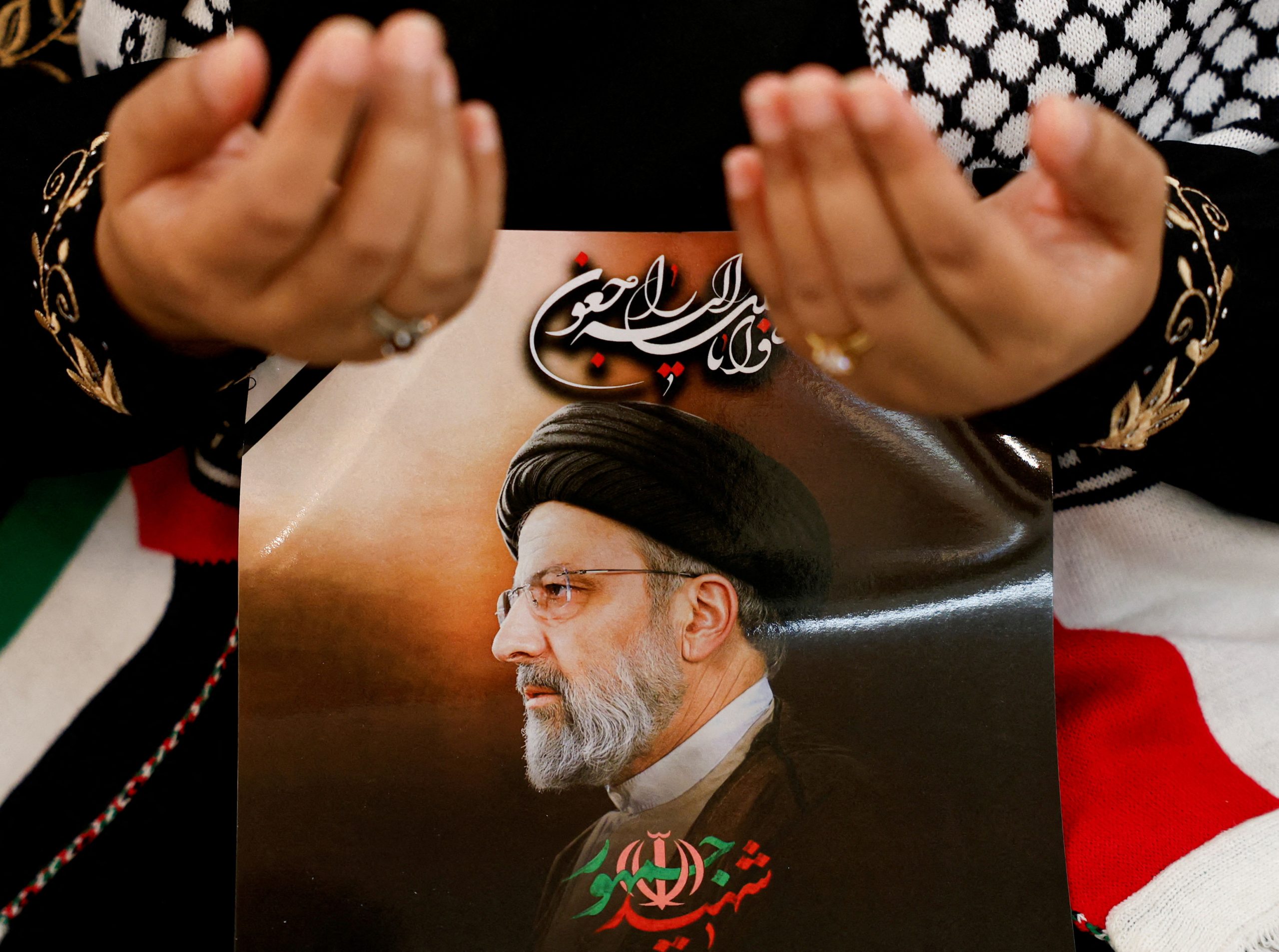 3 تحقيقات بسقوط مروحية رئيسي للوقوف على أسباب الحادثة/ رويترز