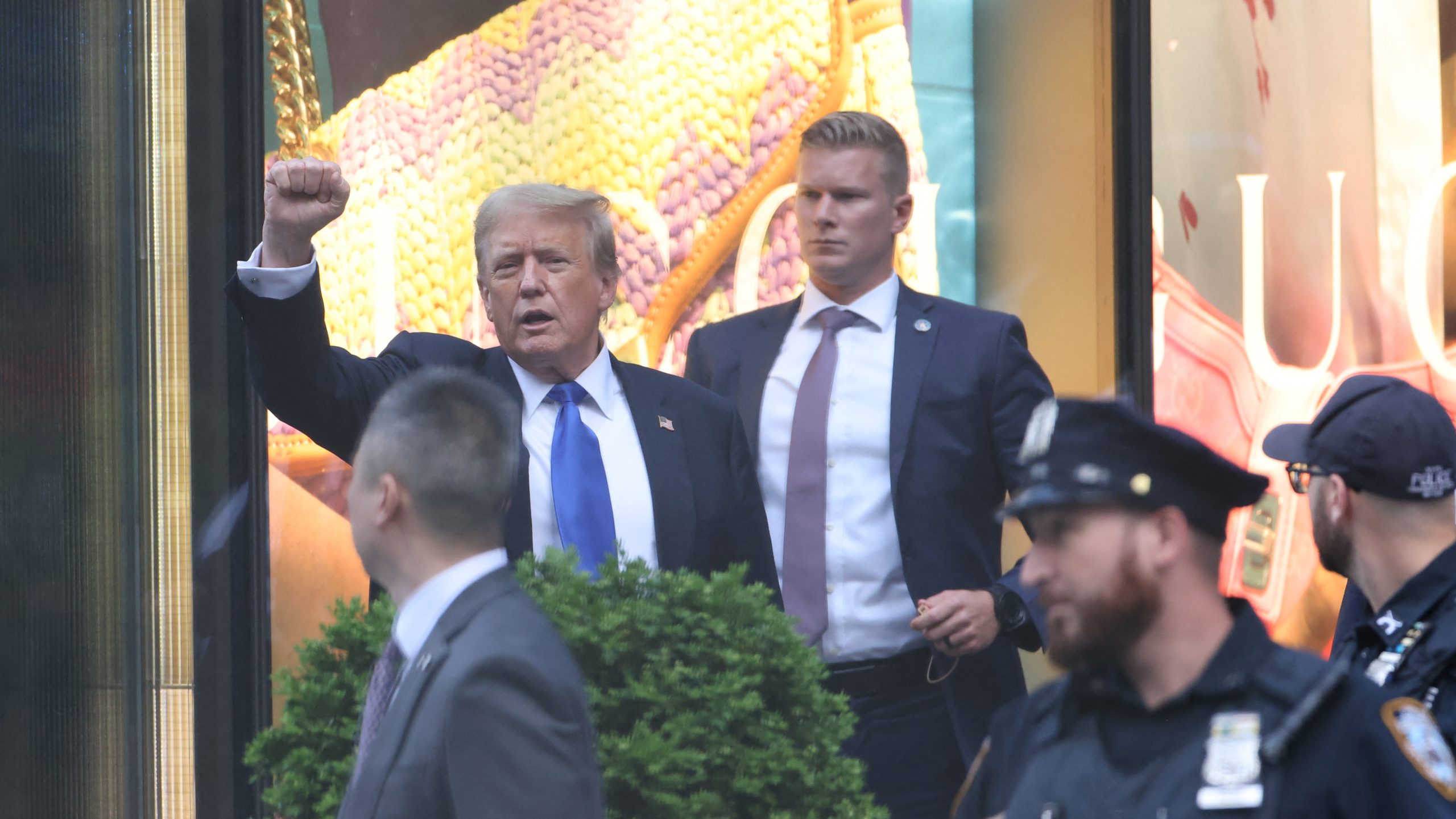 أول تعليق من ترامب على قرار إدانته.. تمسك ببراءته وتوعّد بـ”القتال حتى النصر”، وحملة بايدن تشيد بالحكم 