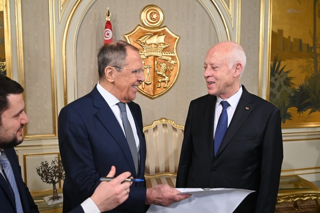 مطار مدينة جربة التونسية روسيا