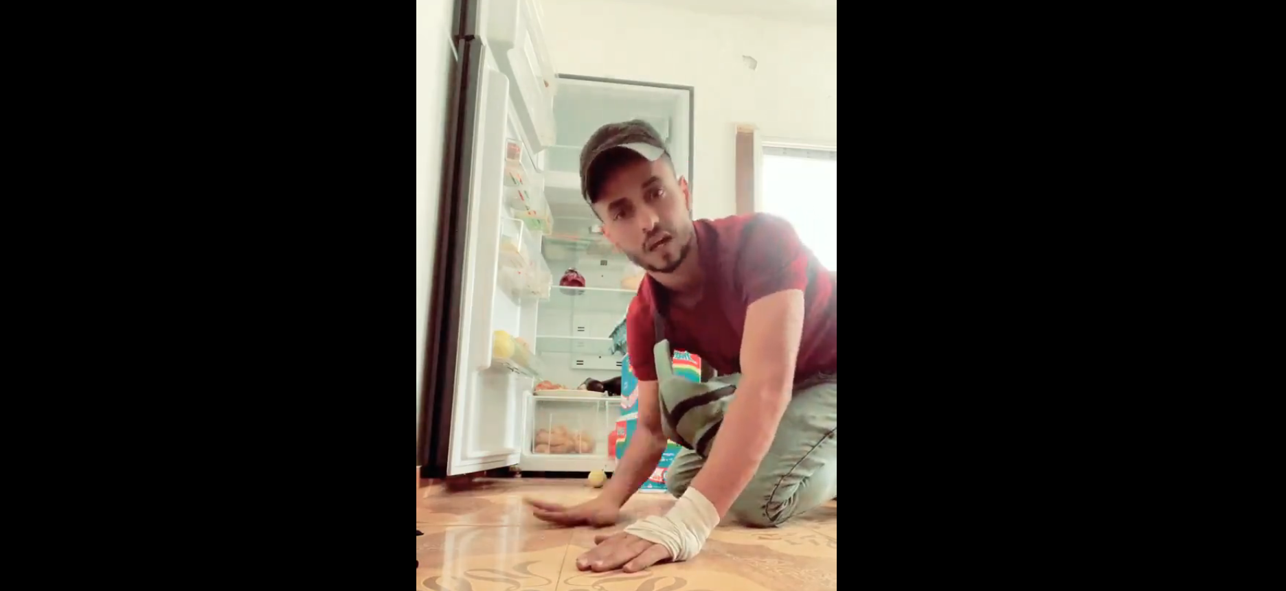 “أيها النازحون، اتركوا قليلاً من الطعام في بيوتكم”.. هذا ما فعله شاب من غزة قبل أن يخرج من منزله (فيديو)