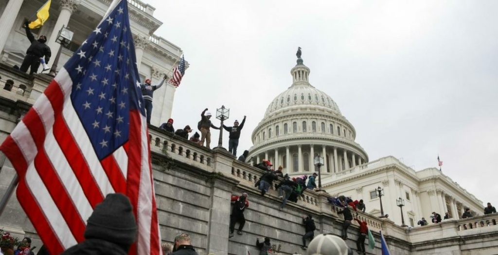 "حرب أهلية" في أمريكا.. كيف تخيل الفيلم الفوضى في الولايات المتحدة؟