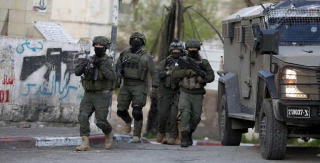 بينهم متضامن أجنبي بالخليل.. الاحتلال اعتقل أكثر من 90 فلسطينياً بالضفة خلال أيام عيد الأضحى