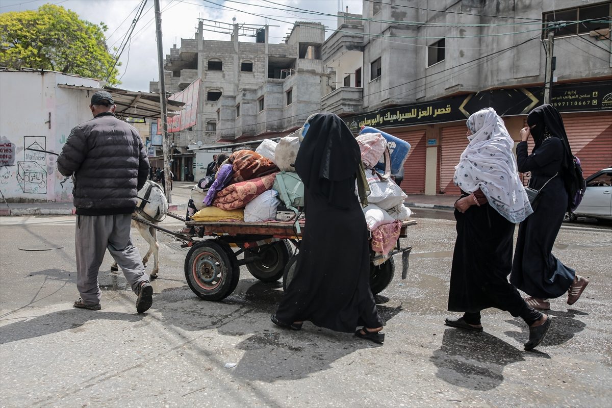 الاحتلال يجبر عائلات فلسطينية للنزوح برفح/الأناضول