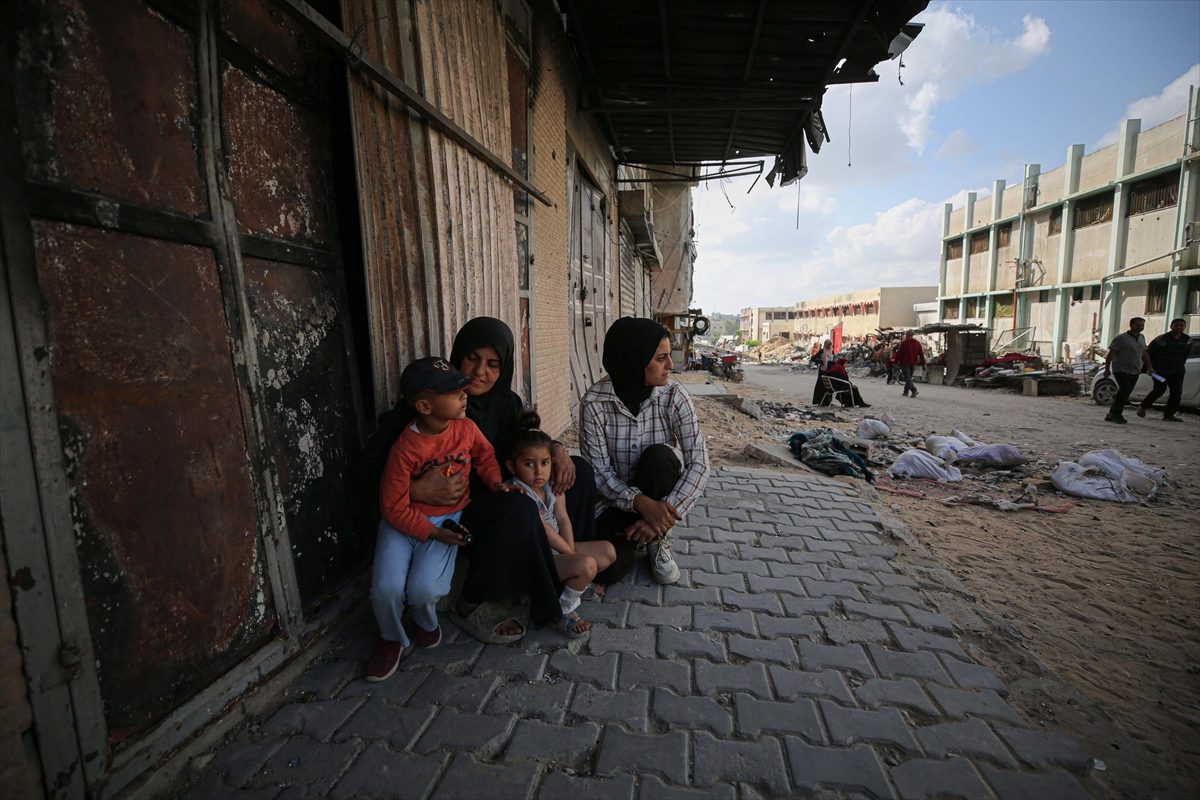 الفلسطينيون تحت وطأة القصف الإسرائيلي بجباليا/الأناضول