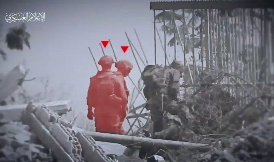 اصطياد جنديين برصاصة واحدة