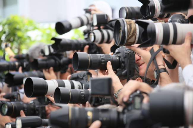 منهم من تضامنت مع فلسطين وأخرى ظهرت بالحجاب على السجادة الحمراء.. أبرز لقطات نجوم السينما في مهرجان كان