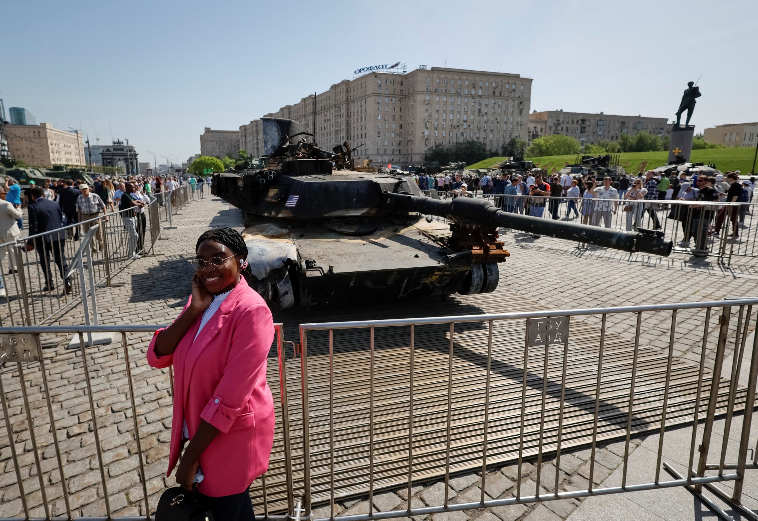 كيف تحولت حرب أوكرانيا إلى مقبرة للدبابات لم تنجُ منها المدرعات الغربية الحديثة؟ 