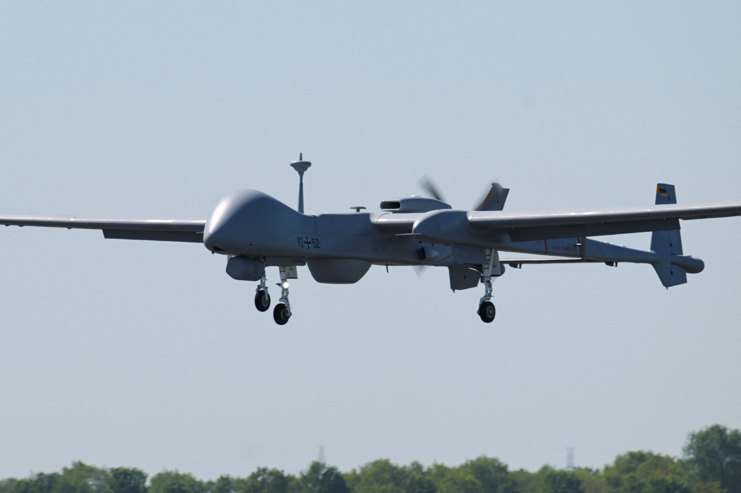 تاريخ صناعة الطائرات المسيرة الإسرائيلية، وهل هي الأقوى أم التركية والإيرانية؟