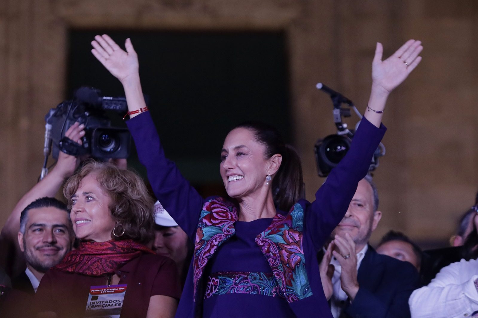 بعد حملة انتخابية دامية قُتل فيها 25 مرشحاً.. امرأة تفوز برئاسة المكسيك.. من هي شينباوم رئيسة البلاد الجديدة؟