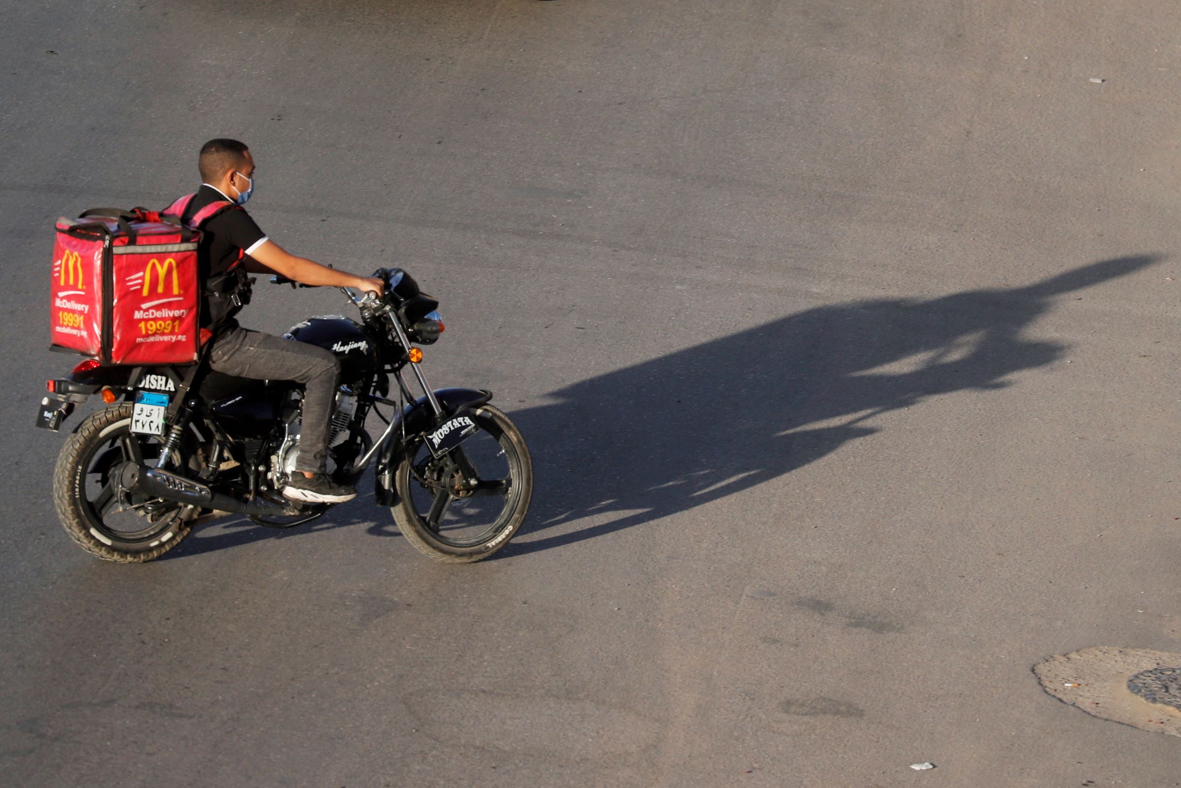 عمال التوصيل في مصر