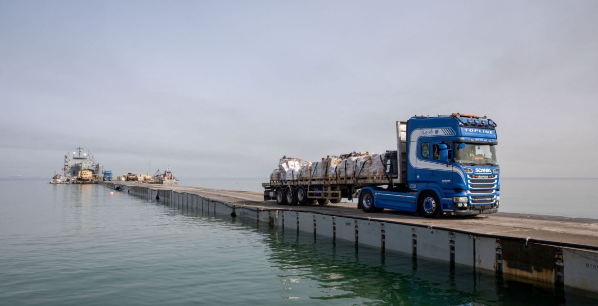 “سي إن إن”: أمريكا تدرس تفكيك رصيفها العائم قبالة غزة ونقله إلى ميناء أسدود الإسرائيلي لهذا السبب