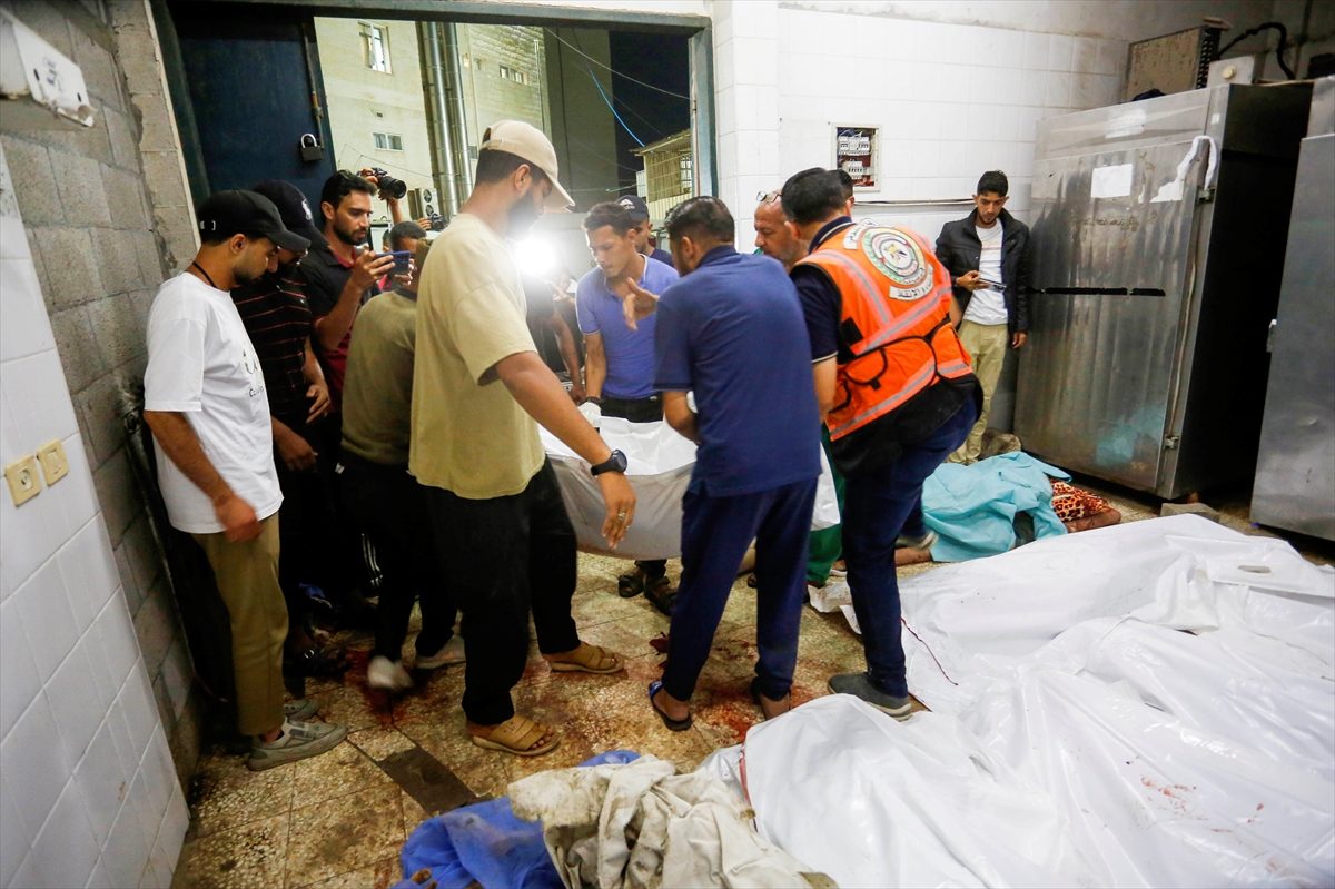 الاحتلال يشن “هجوماً غير مسبوق” على النصيرات وسط غزة.. اقتحم المخيم بقوات خاصة مصحوباً بالآليات العسكرية 