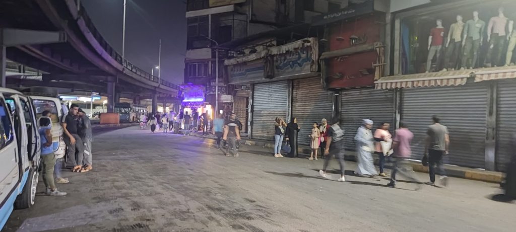 أحد الشوارع الرئيسية في القاهرة بعد تنفيذ الغلق فى الساعة 10 مساء